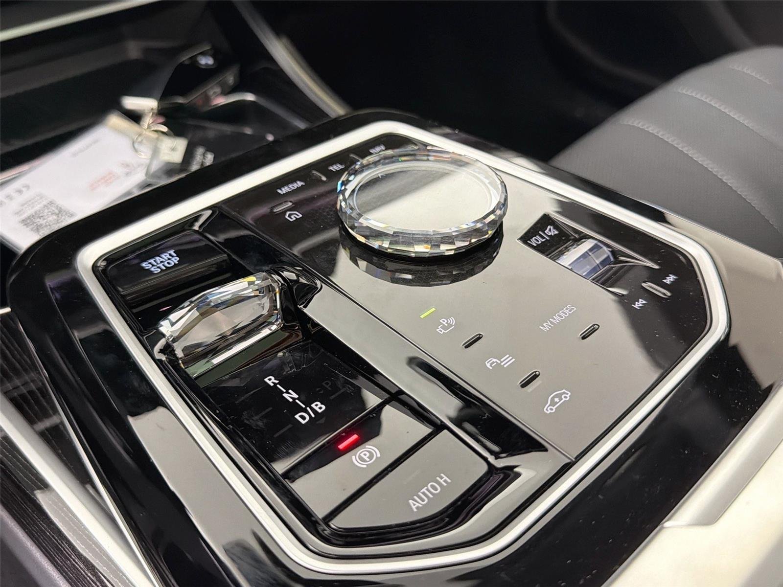 New 2026 Black Sapphire Metallic BMW xDrive60 image 32