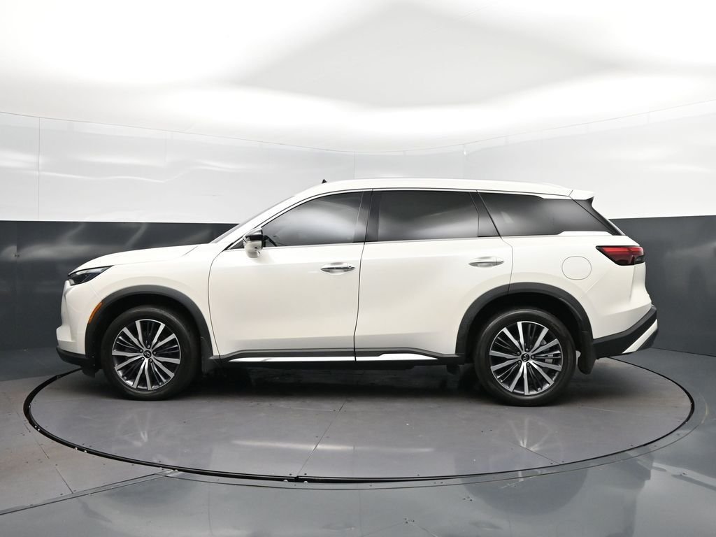 Certified Used 2023 White INFINITI Sensory image 4
