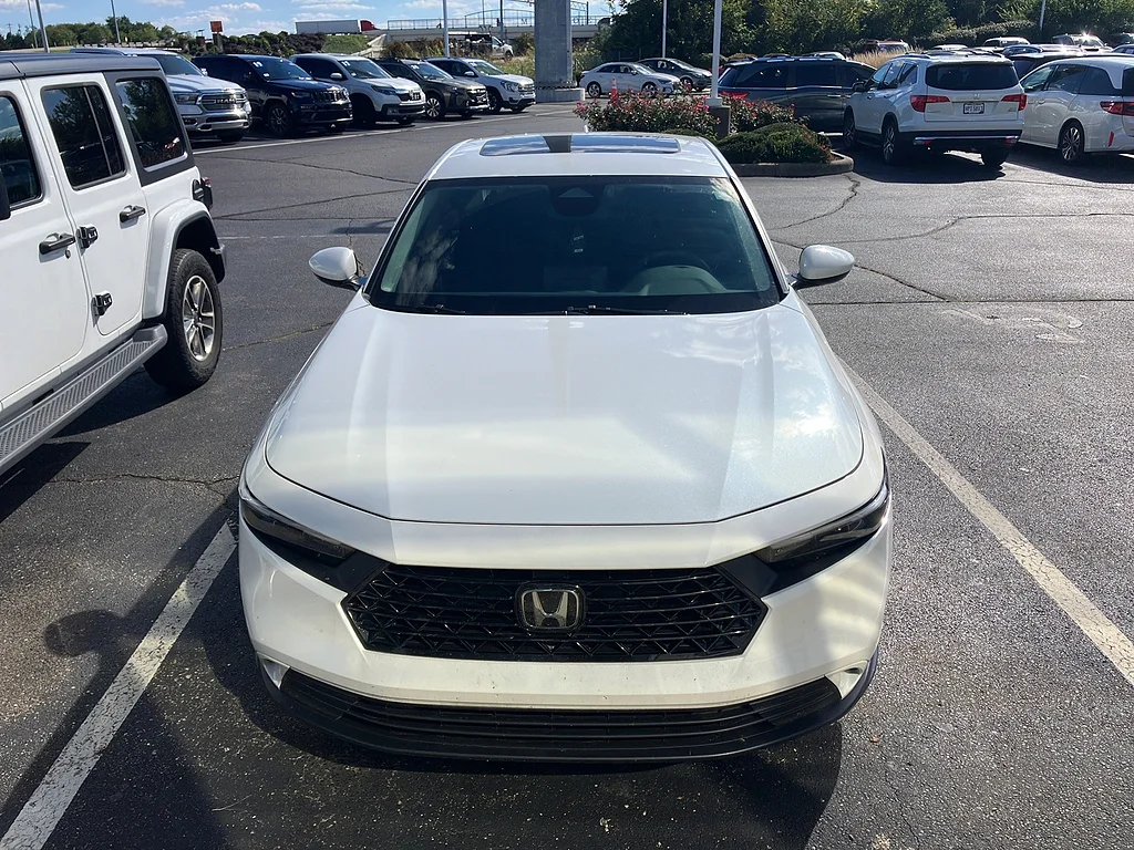 Certified Used 2024 WHITE Honda EX image 2