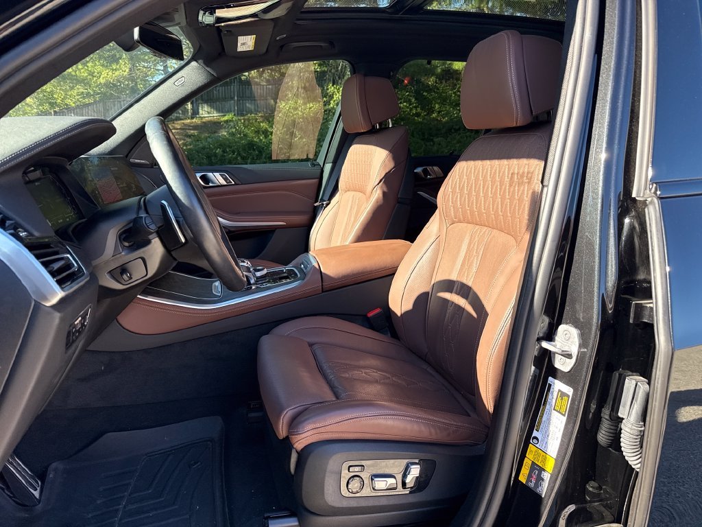 Used 2023 Black BMW xDrive45e image 11