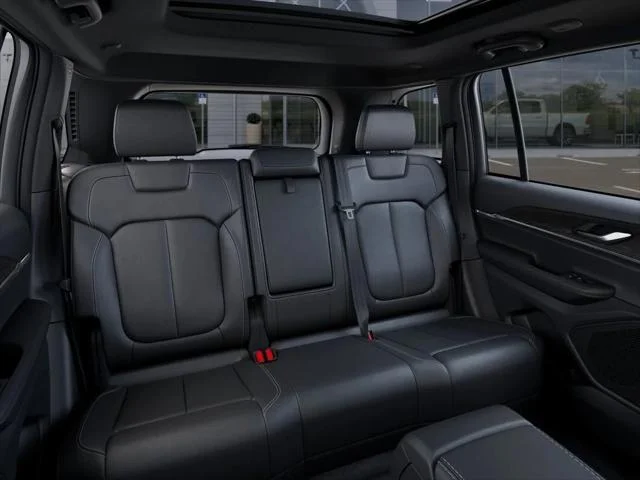 New 2025 Silver Zynith Exterior Paint Jeep Limited image 16