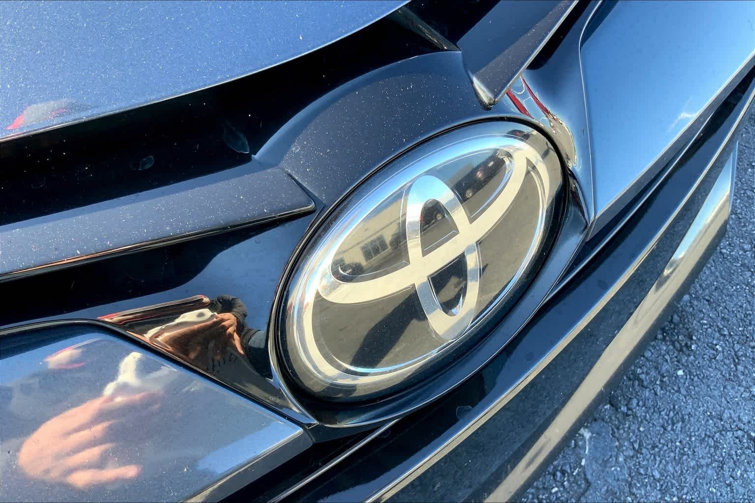 Used 2017 Slate Metallic Toyota LE image 31