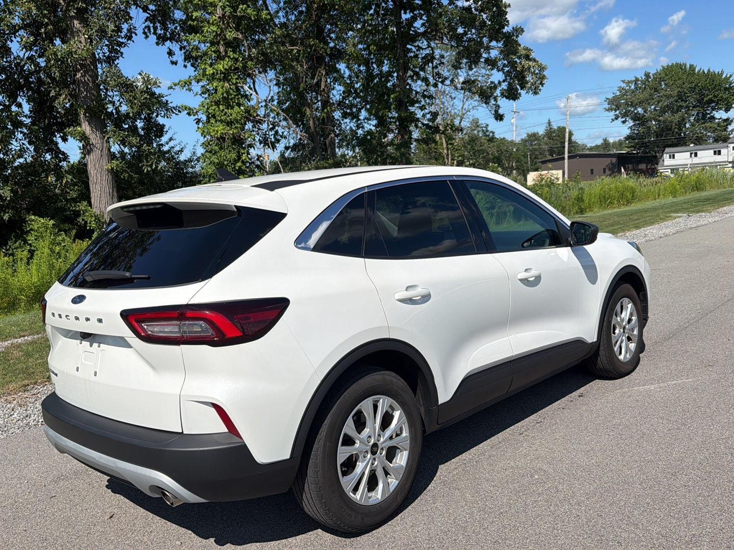 Used 2023 Star White Metallic Tri-Coat Ford Active image 4