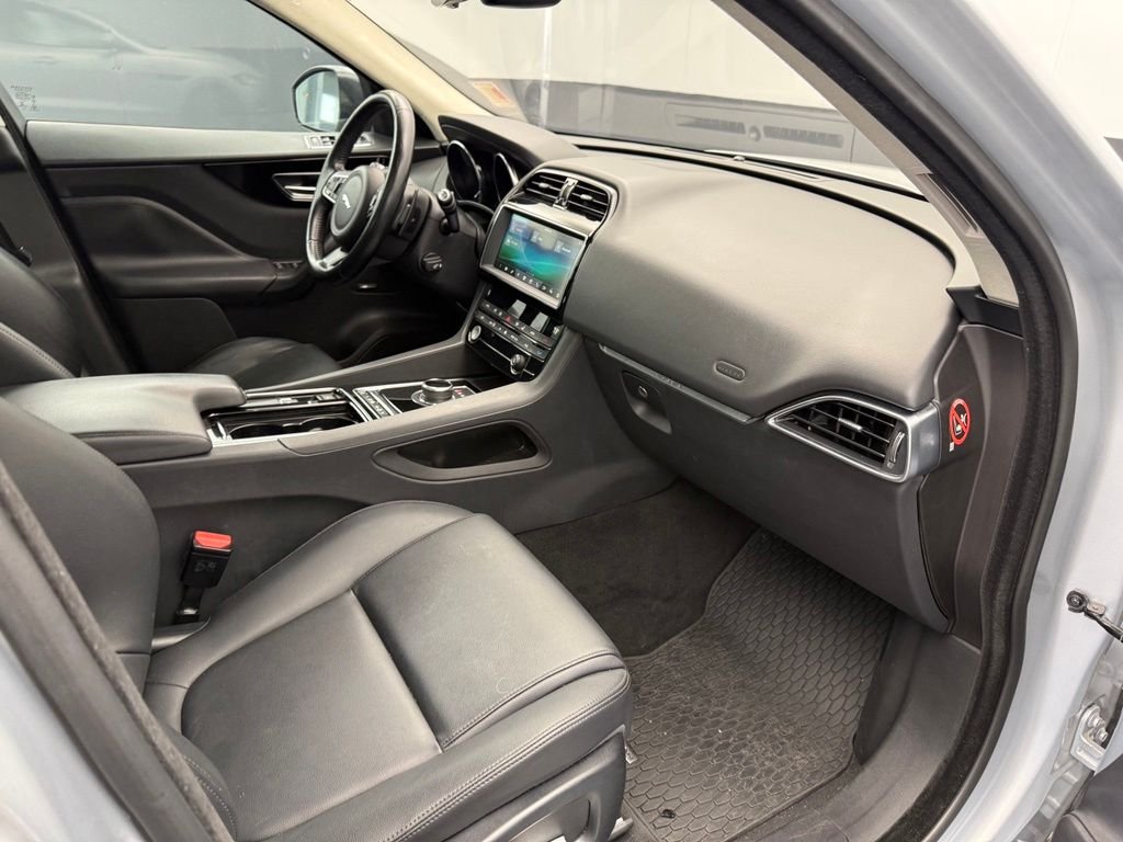 Used 2019 Silver Jaguar 25t Premium image 67