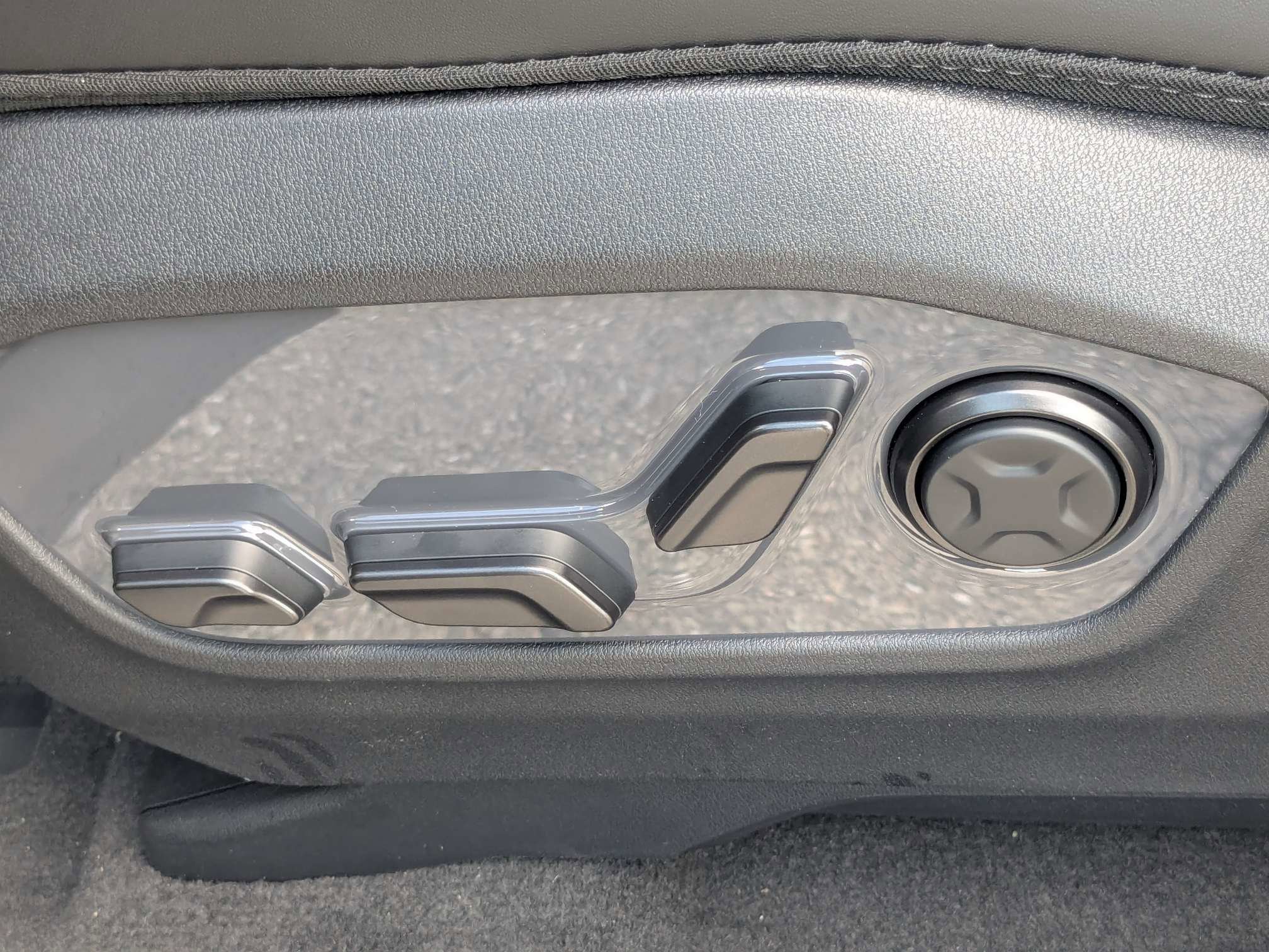 New 2027 Wolf Gray Kia X-LINE SX image 29