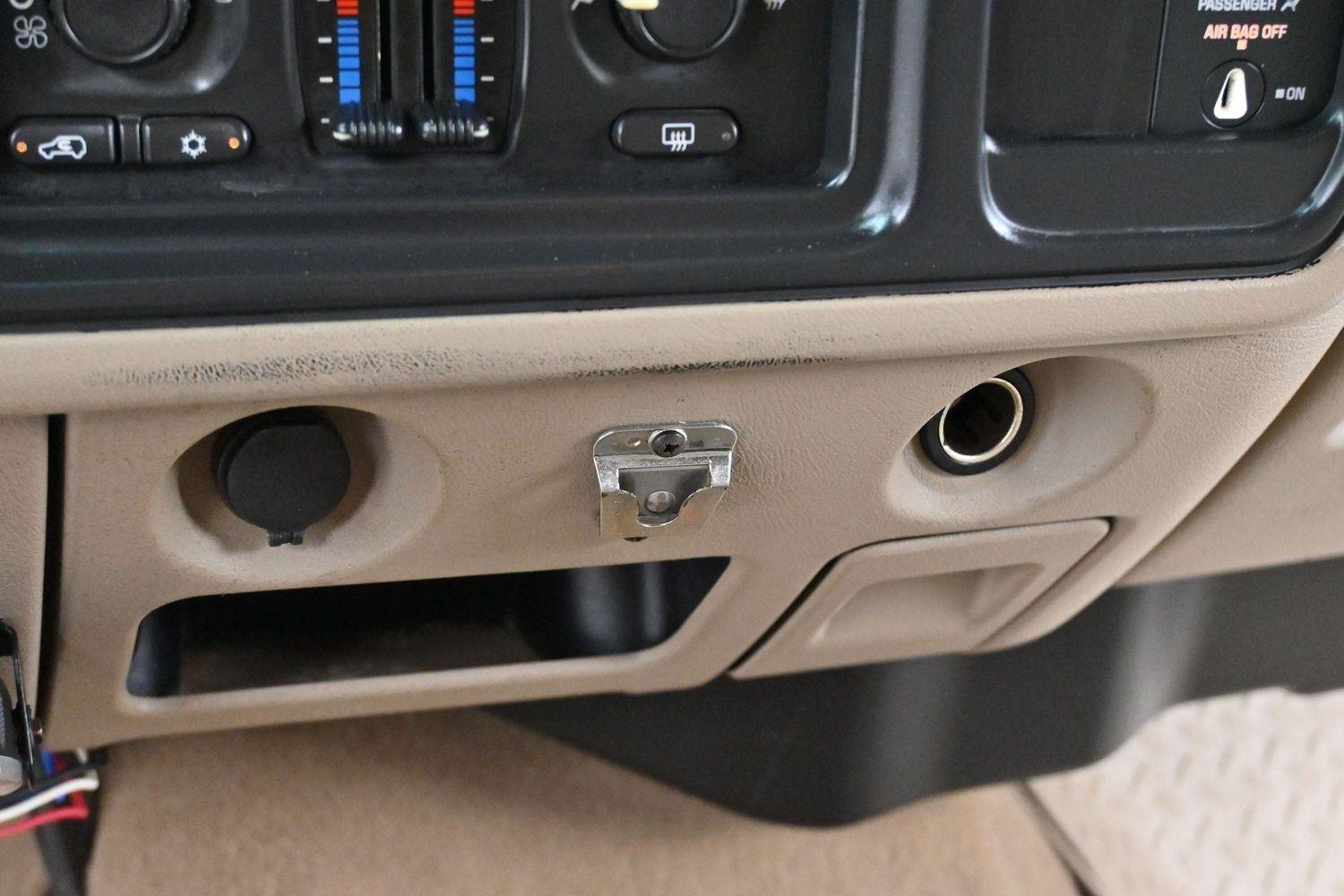 Used 2005 Dark Green Metallic Chevrolet LS image 19