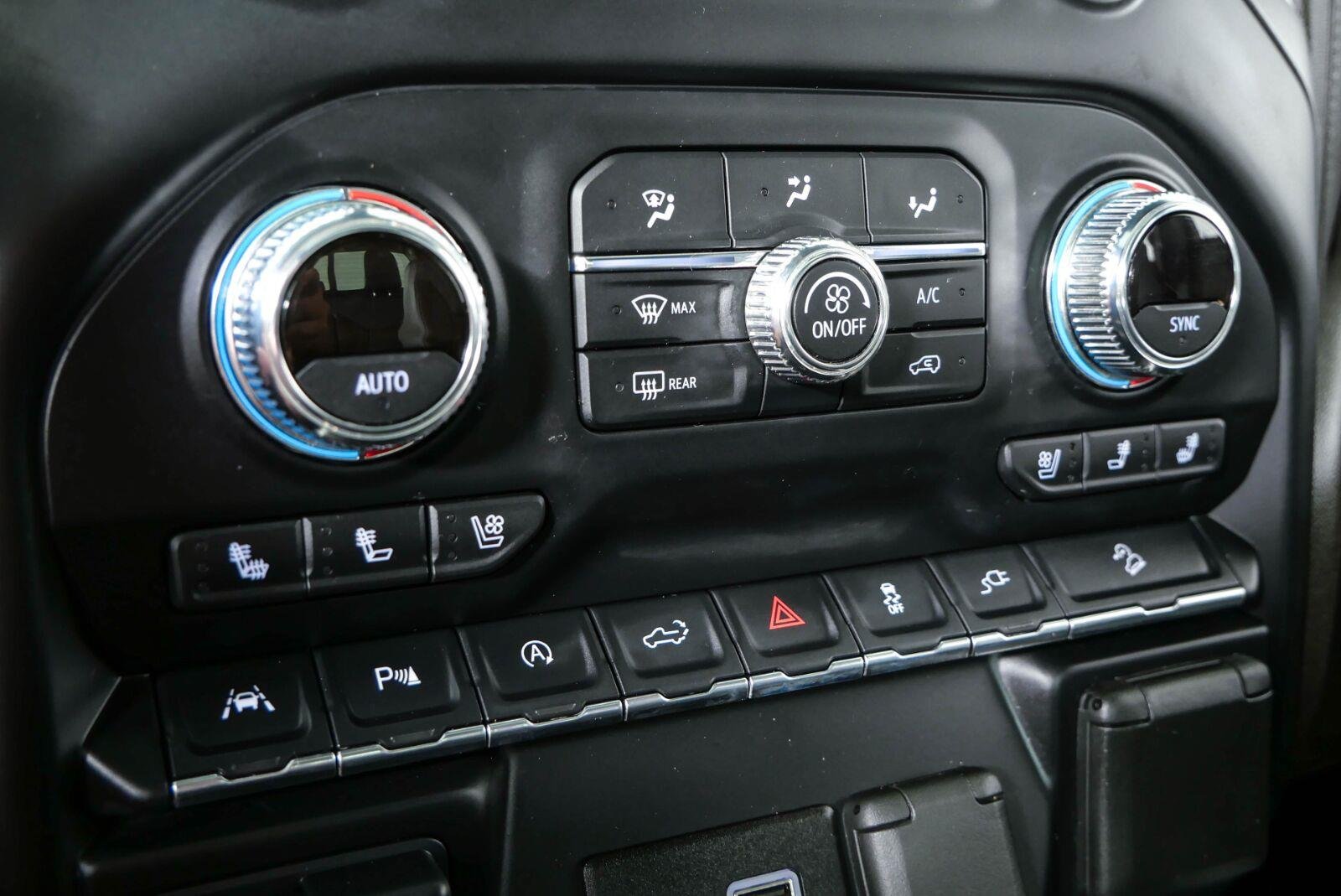 Used 2021 White GMC Denali image 17