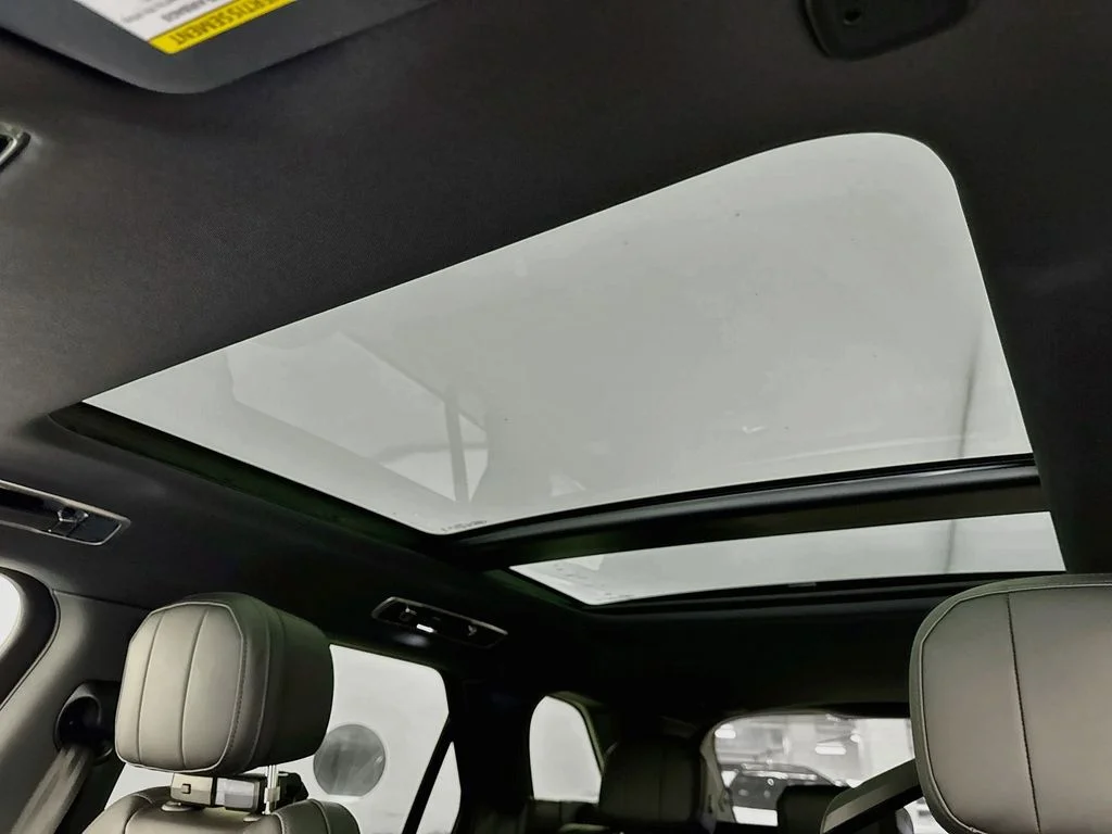 New 2026 Borasco Grey Land Rover Dynamic SE image 22