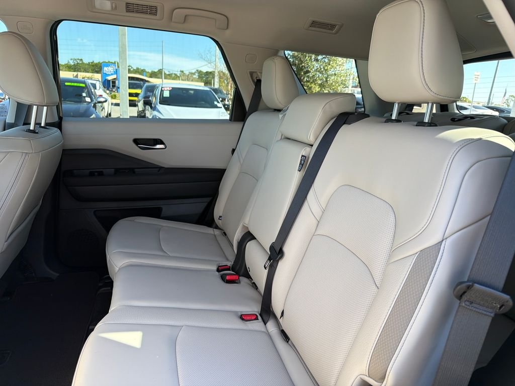 New 2026 Nissan Pathfinder SL 4D Sport Utility