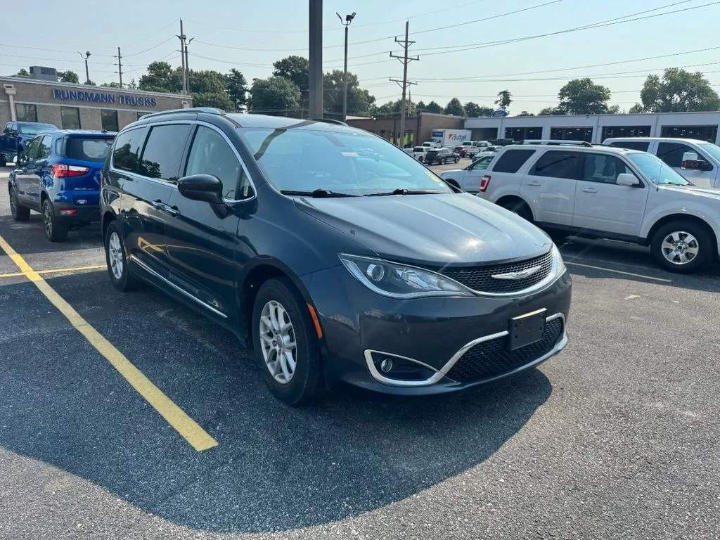 Used 2020 Jazz Blue Pearlcoat Chrysler Touring L image 3