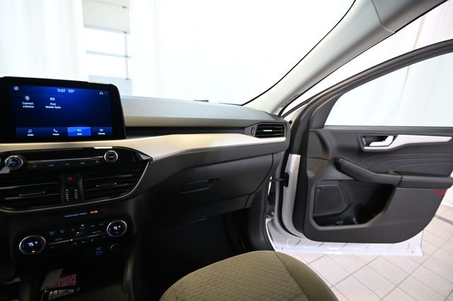Used 2021 White Ford SE image 30