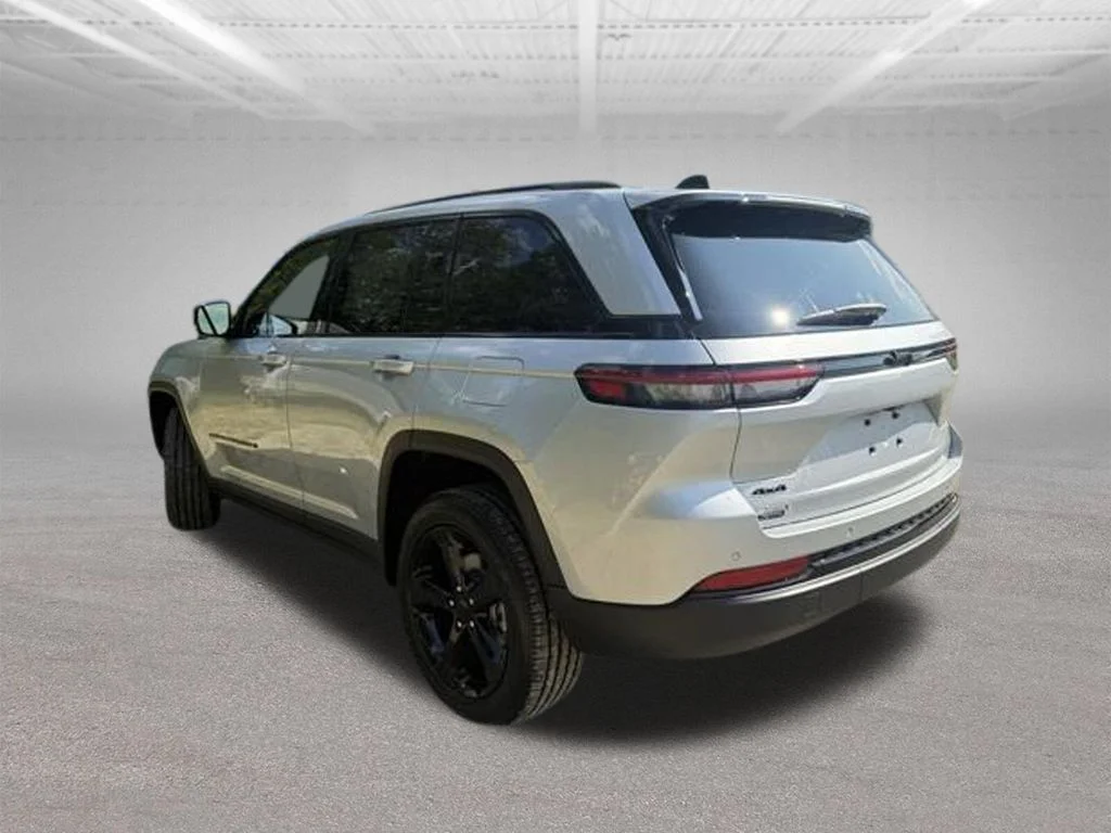 2025 Jeep Grand Cherokee Altitude - Photo 7