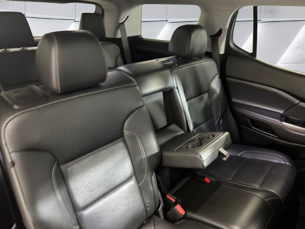 Used 2023 White GMC SLT image 16