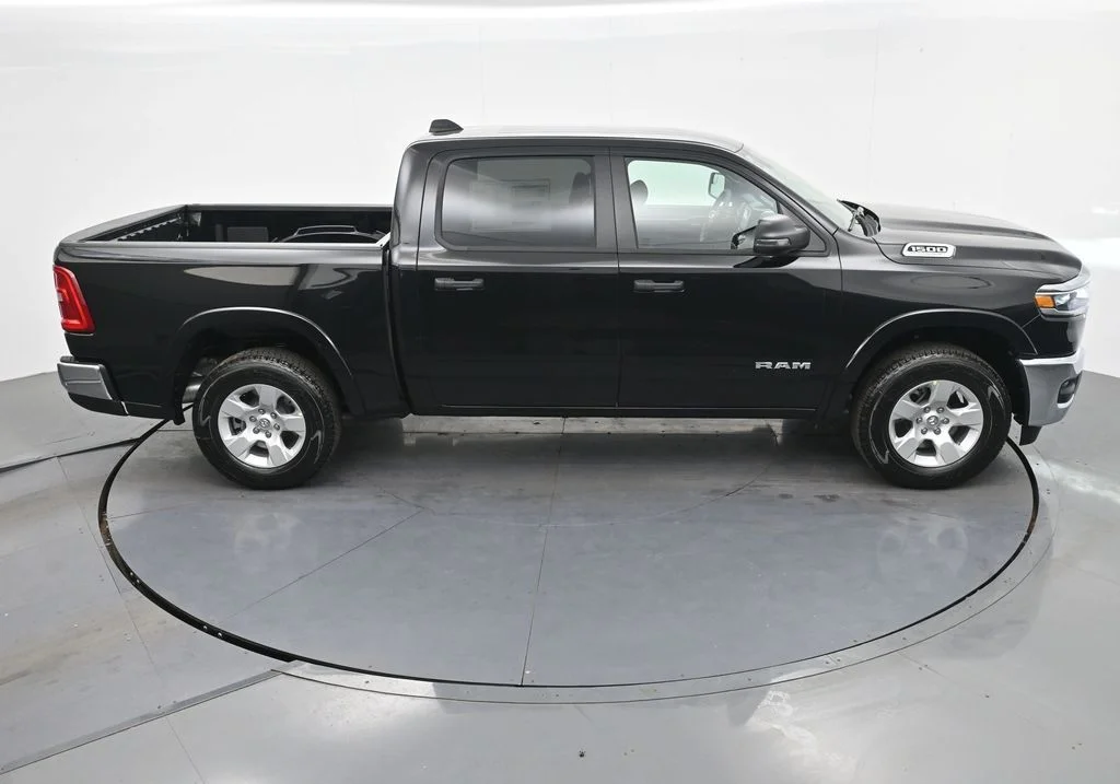 New 2026 Diamond Black Crystal Pearl-Coat Exterior Paint RAM Big Horn/Lone Star image 28