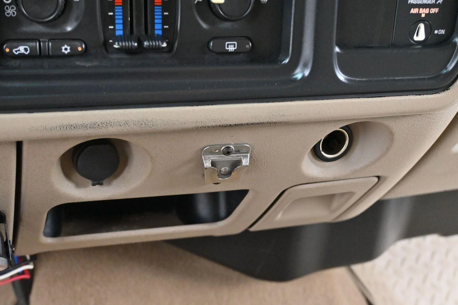 Used 2005 Dark Green Metallic Chevrolet LS image 19