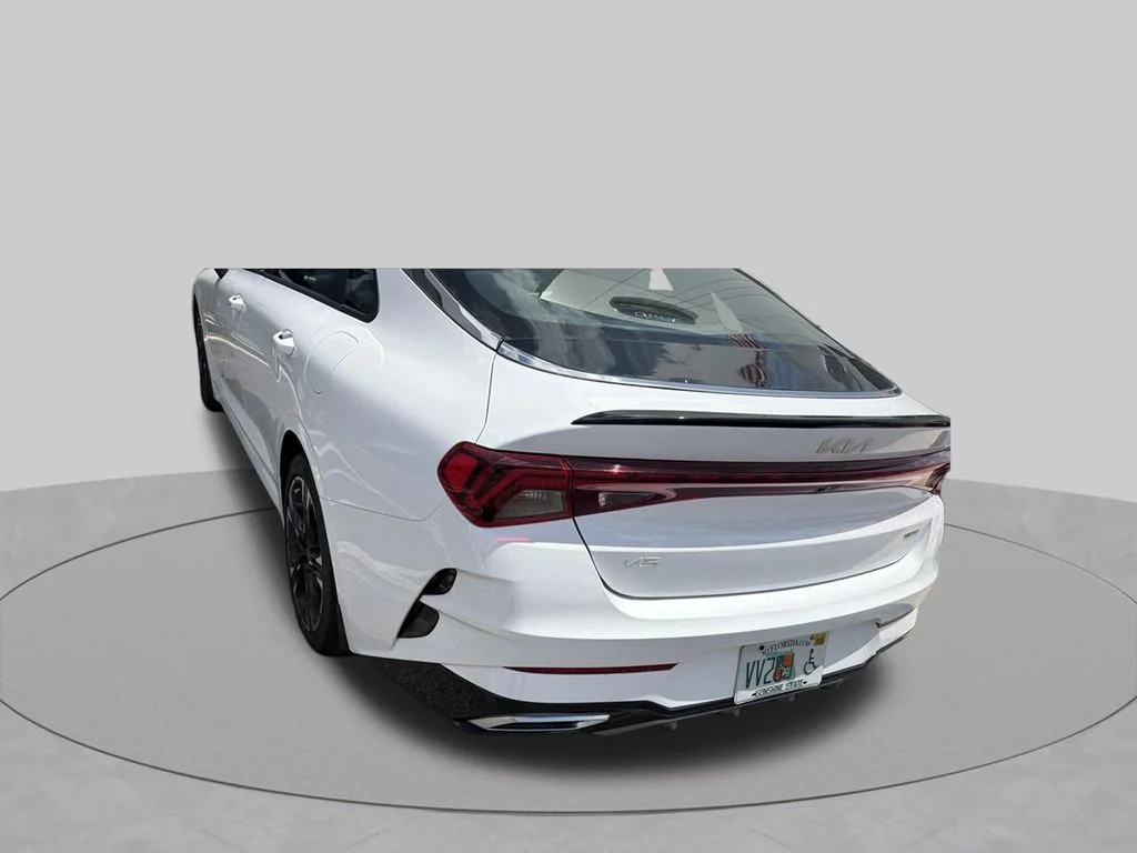 Used 2024 White Kia GT-Line image 3