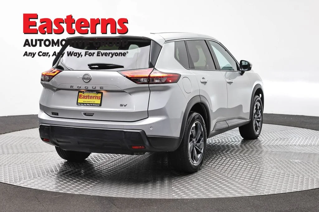 Used 2024 Silver Nissan SV image 5