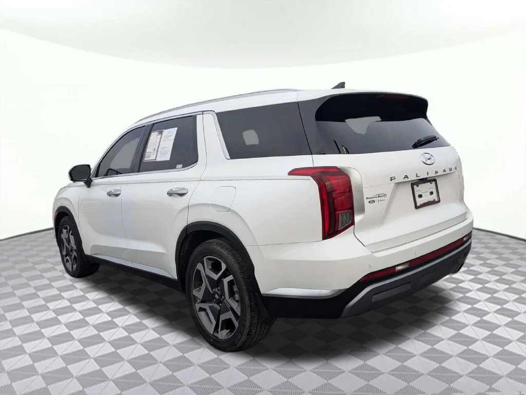Used 2024 White Hyundai Limited image 4