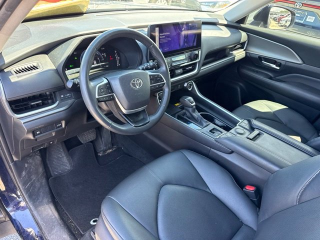 Used 2025 Blue Toyota XLE image 9