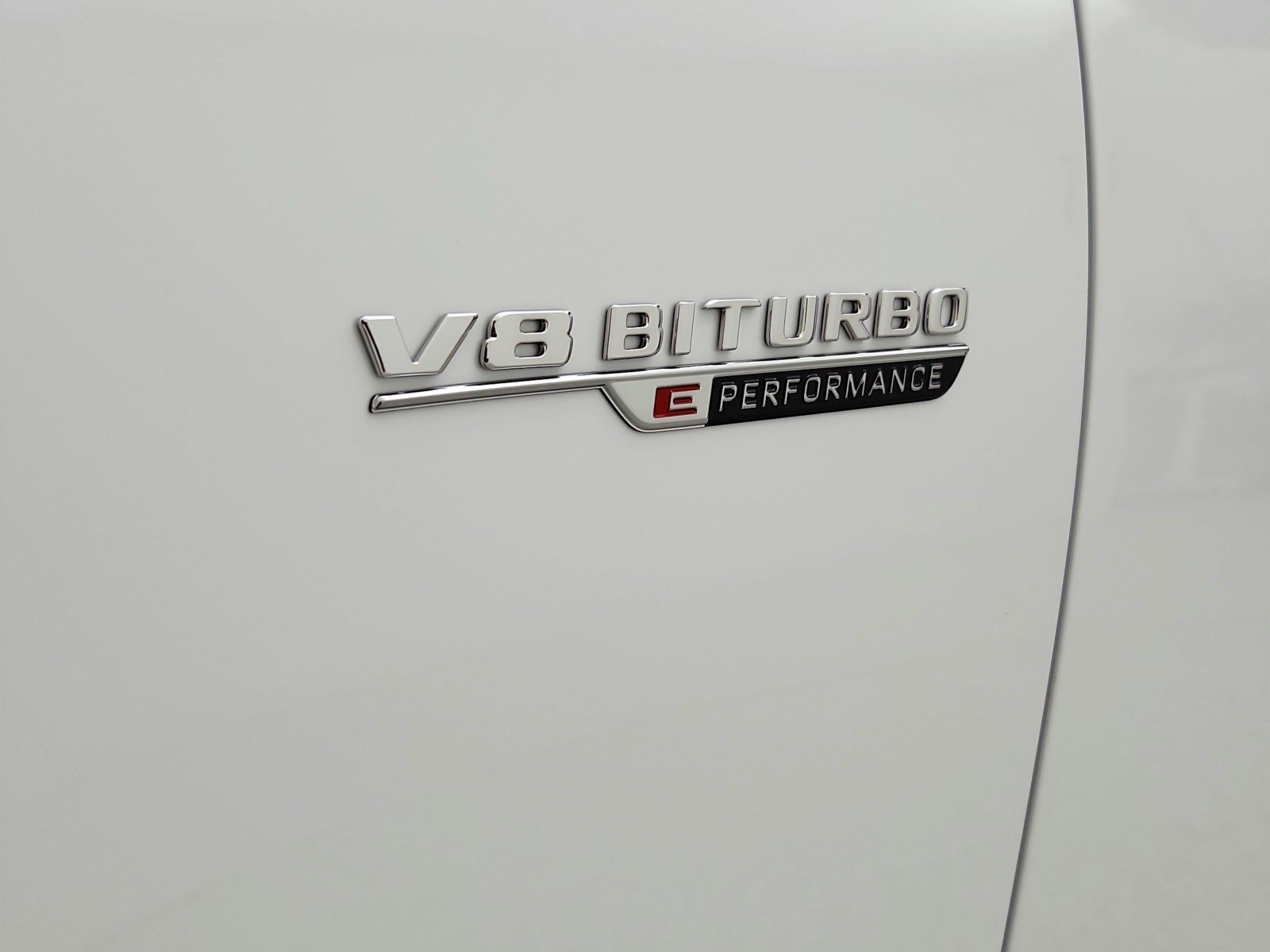 New 2026 MANUFAKTUR Moonlight White Metallic Mercedes-Benz AMG® S 63 E 4MATIC Sedan image 50