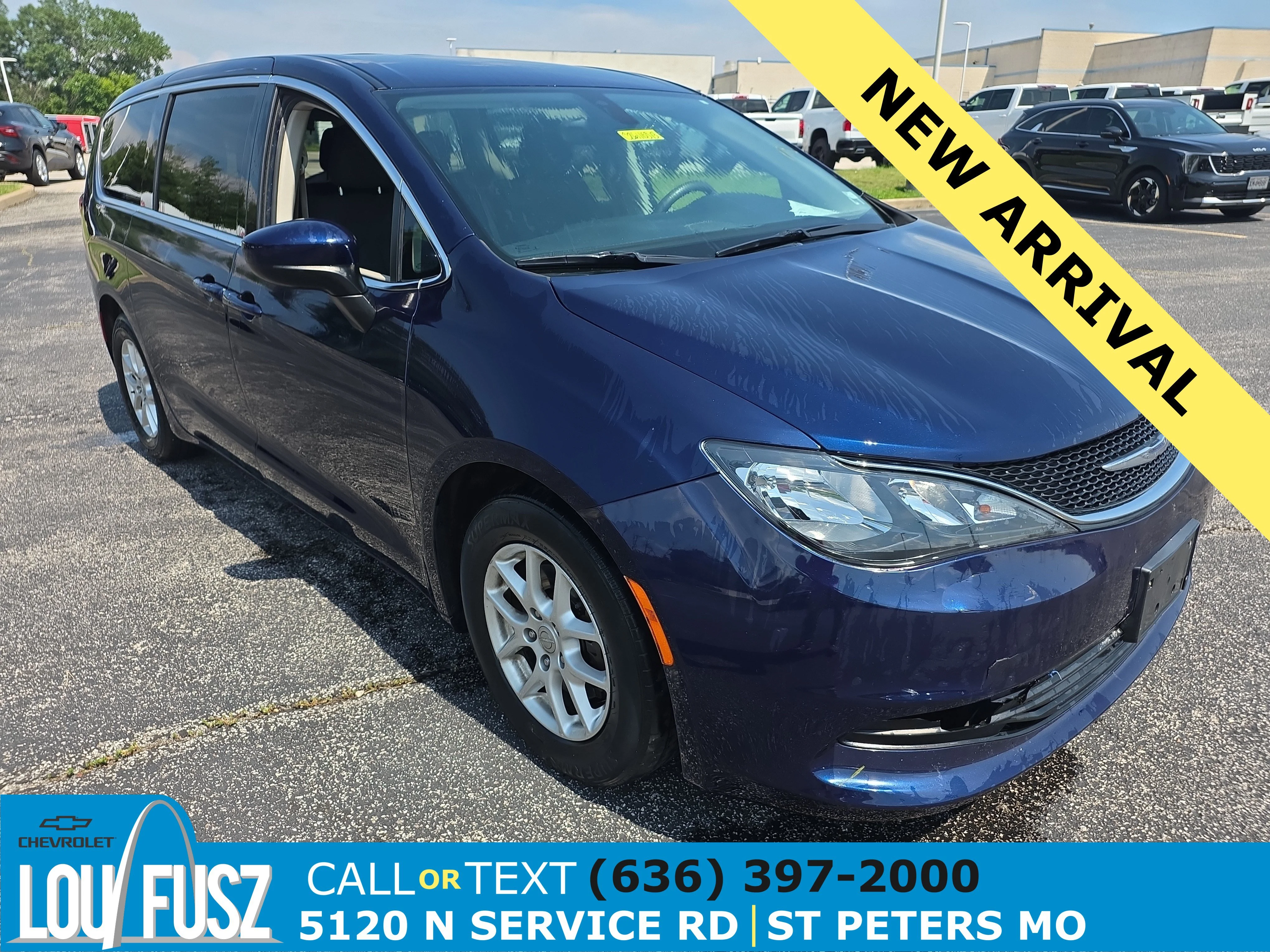 2017 Chrysler Pacifica Touring's photo
