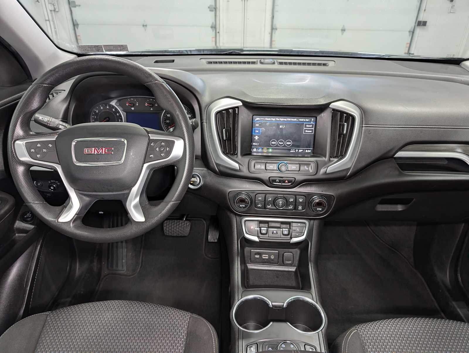 Used 2022 Ebony Twilight Metallic GMC SLE image 18