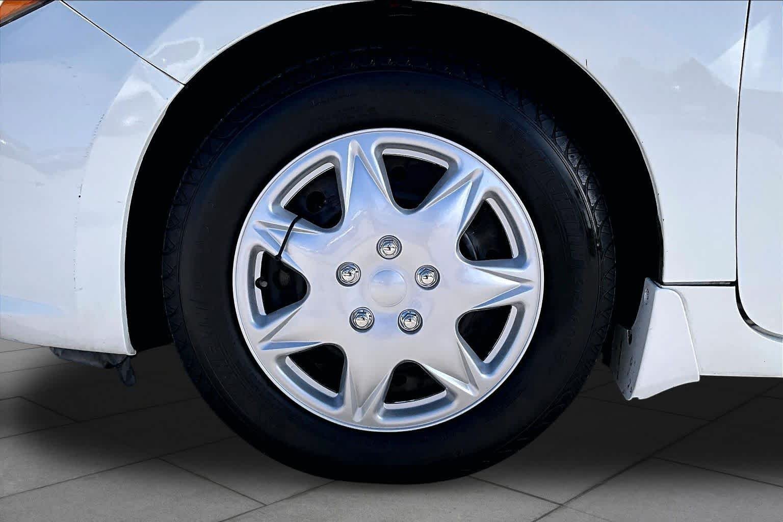 Used 2017 Glacier White Nissan 2.5 S image 11