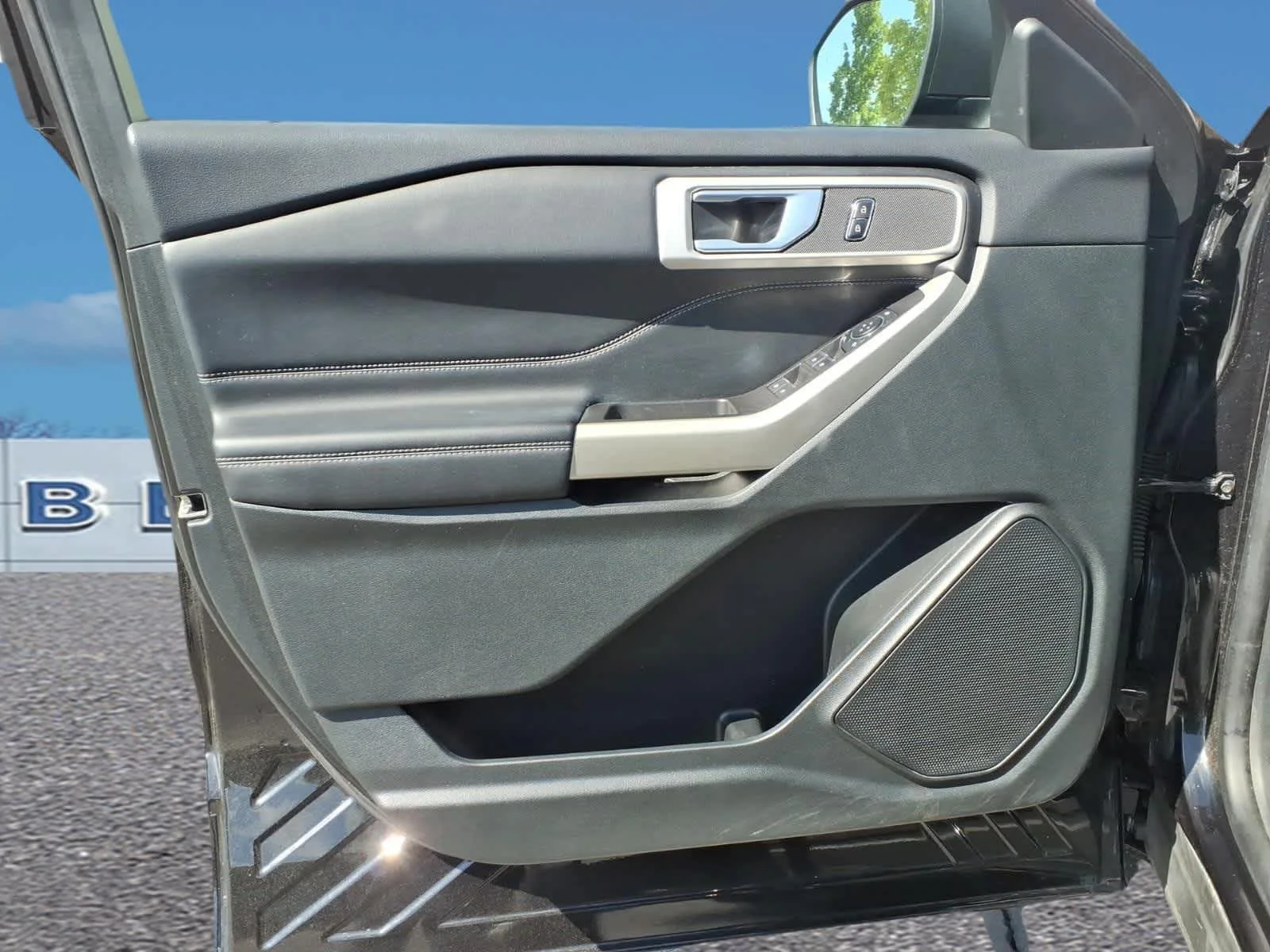 Used 2023 Agate Black Ford XLT image 11