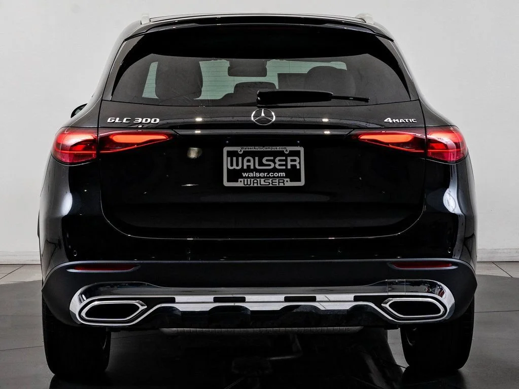 Used 2026 Black Mercedes-Benz GLC 300 image 7