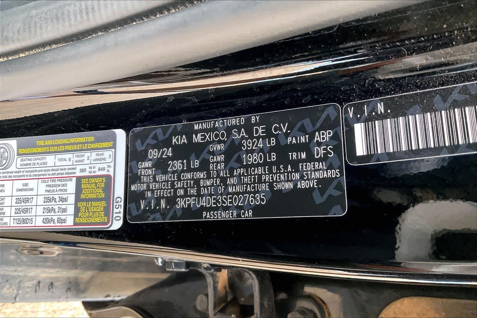 Used 2025 Aurora Black Pearl Kia EX image 32