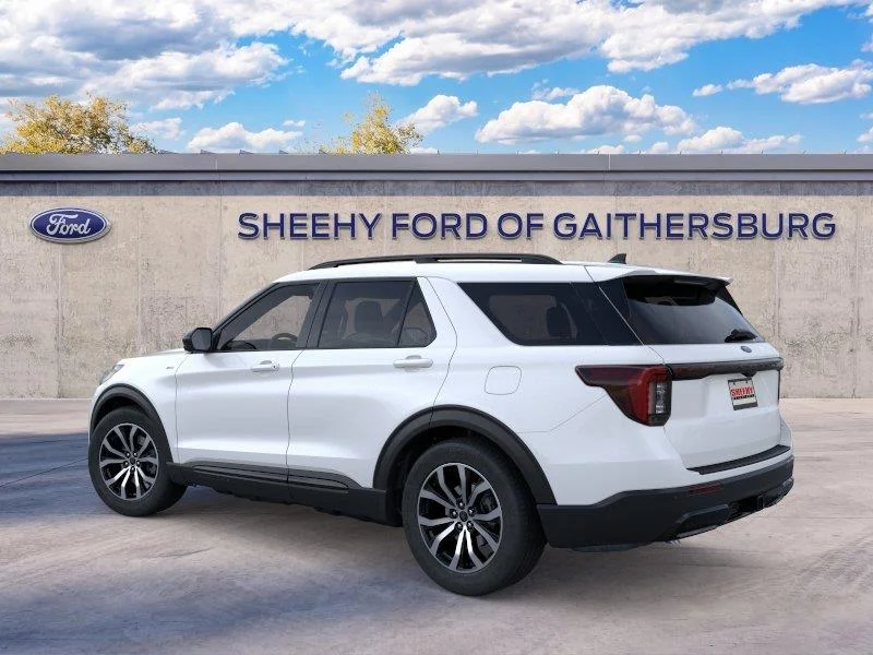 New 2026 Star White Metallic Tri-Coat Ford ST-Line image 5