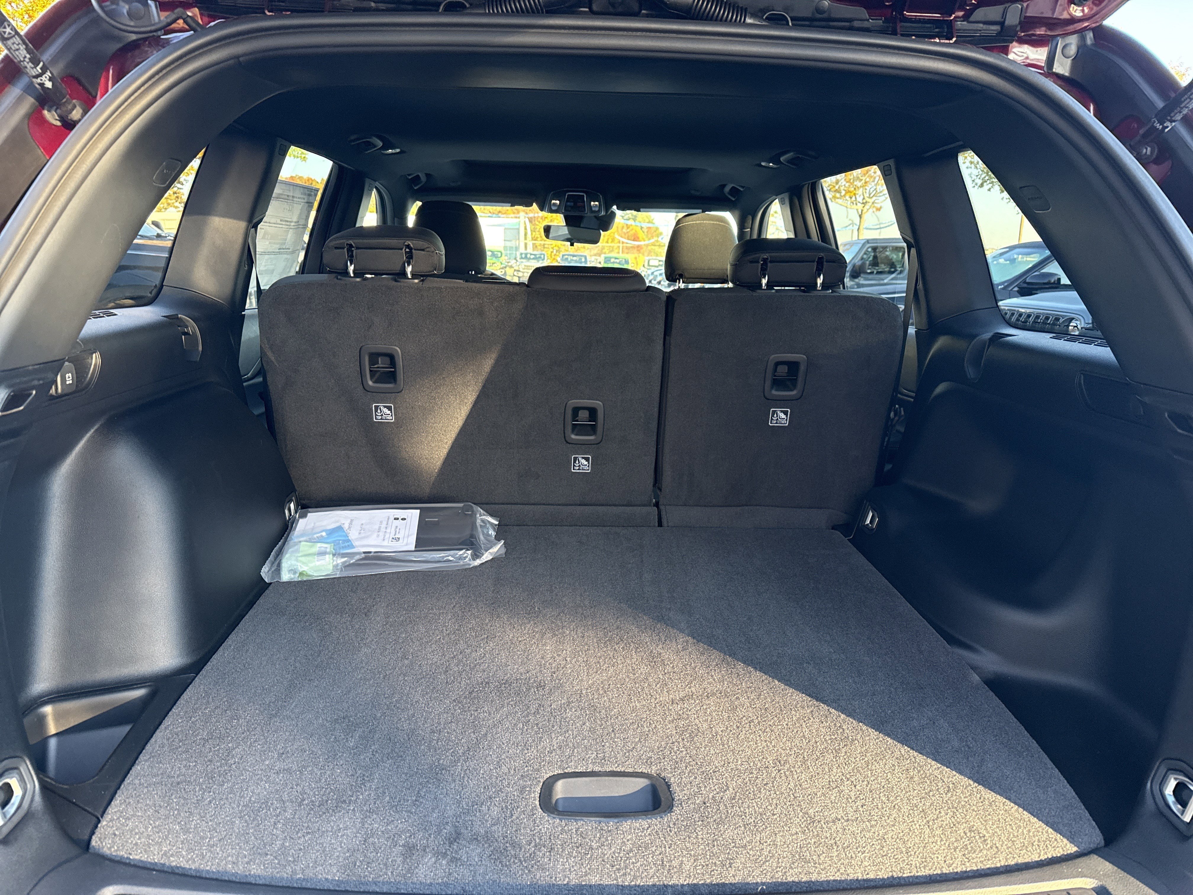 New 2025 Velvet Red Pearlcoat Jeep Laredo image 18