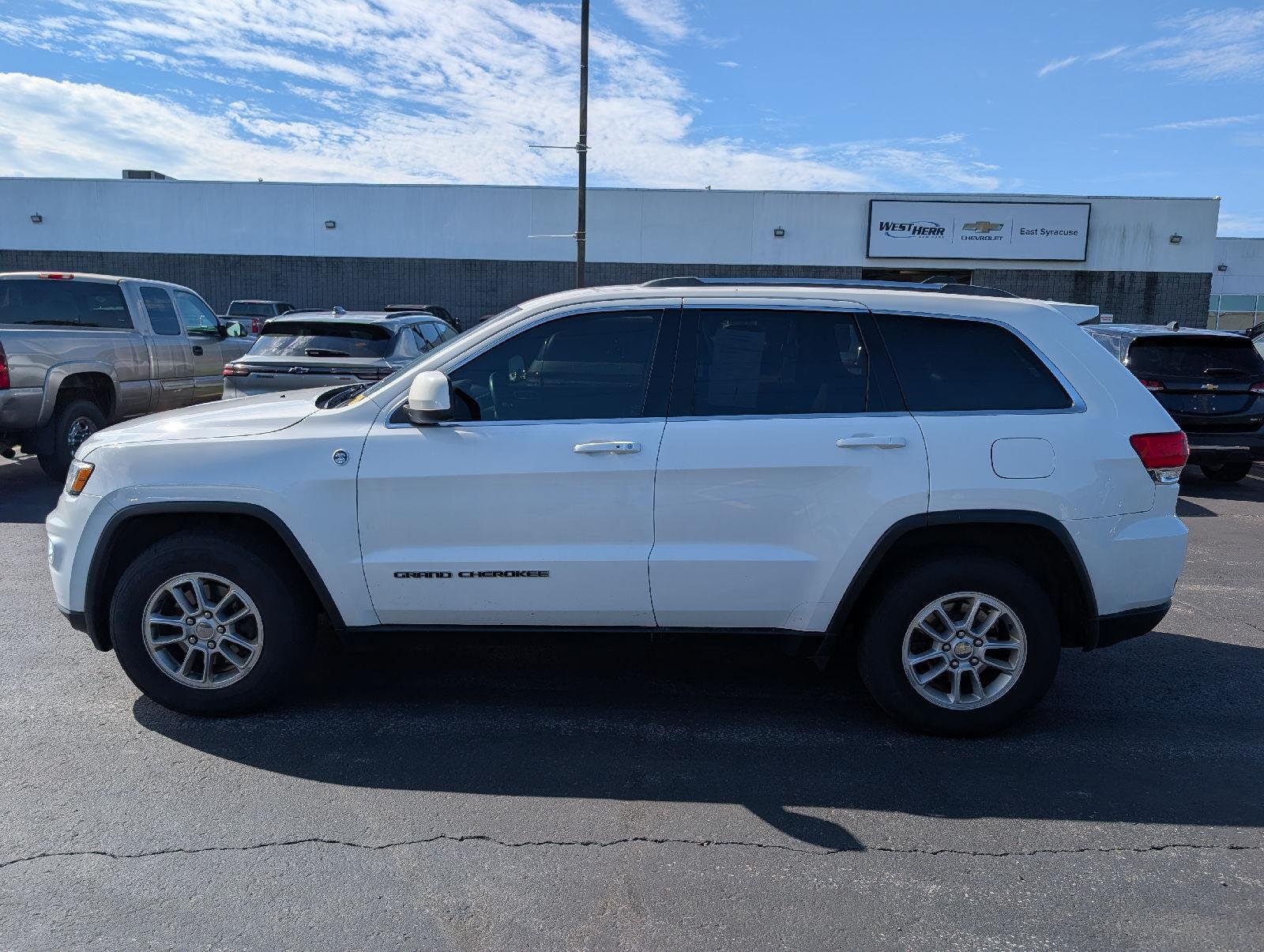 Used 2019 Bright White Clearcoat Jeep Laredo E image 6