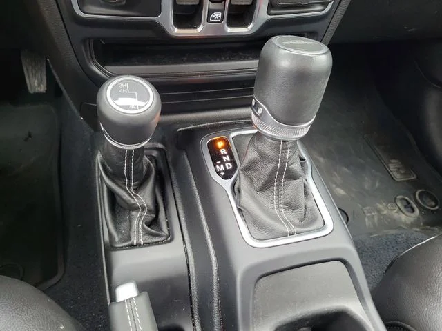 Used 2022 Gray Jeep Overland image 27