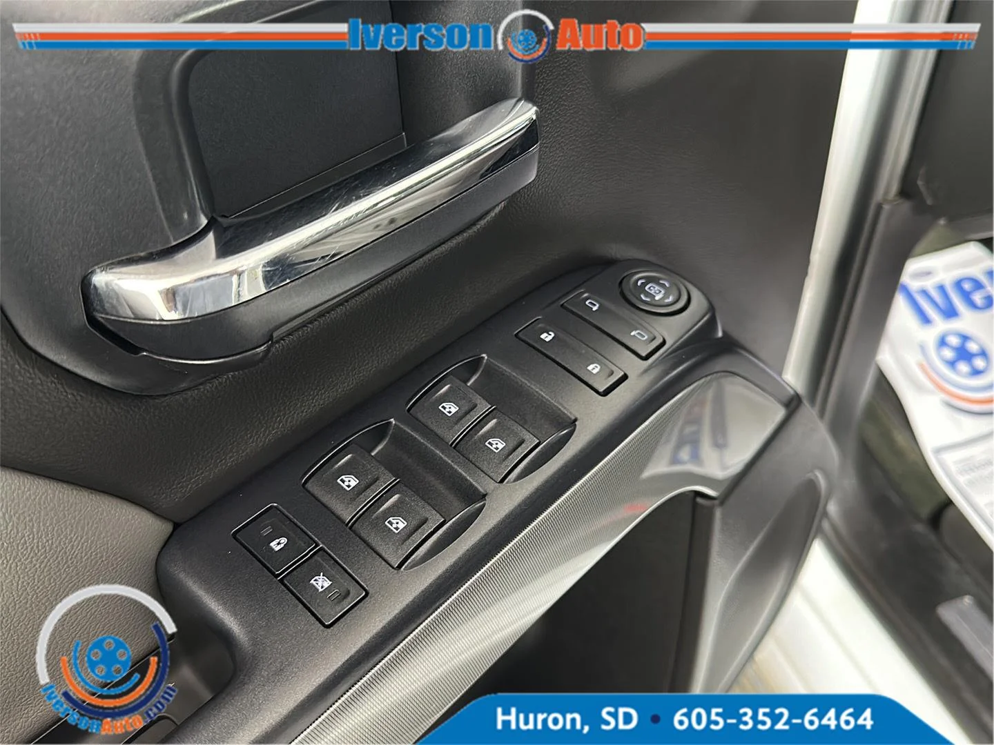 Used 2015 Summit White Chevrolet LT image 14