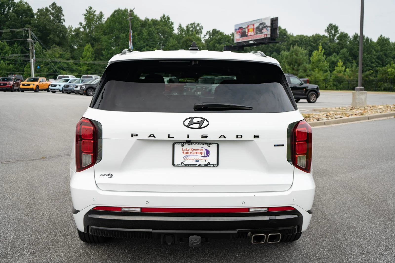 Used 2025 White Hyundai Calligraphy Night Edition image 8