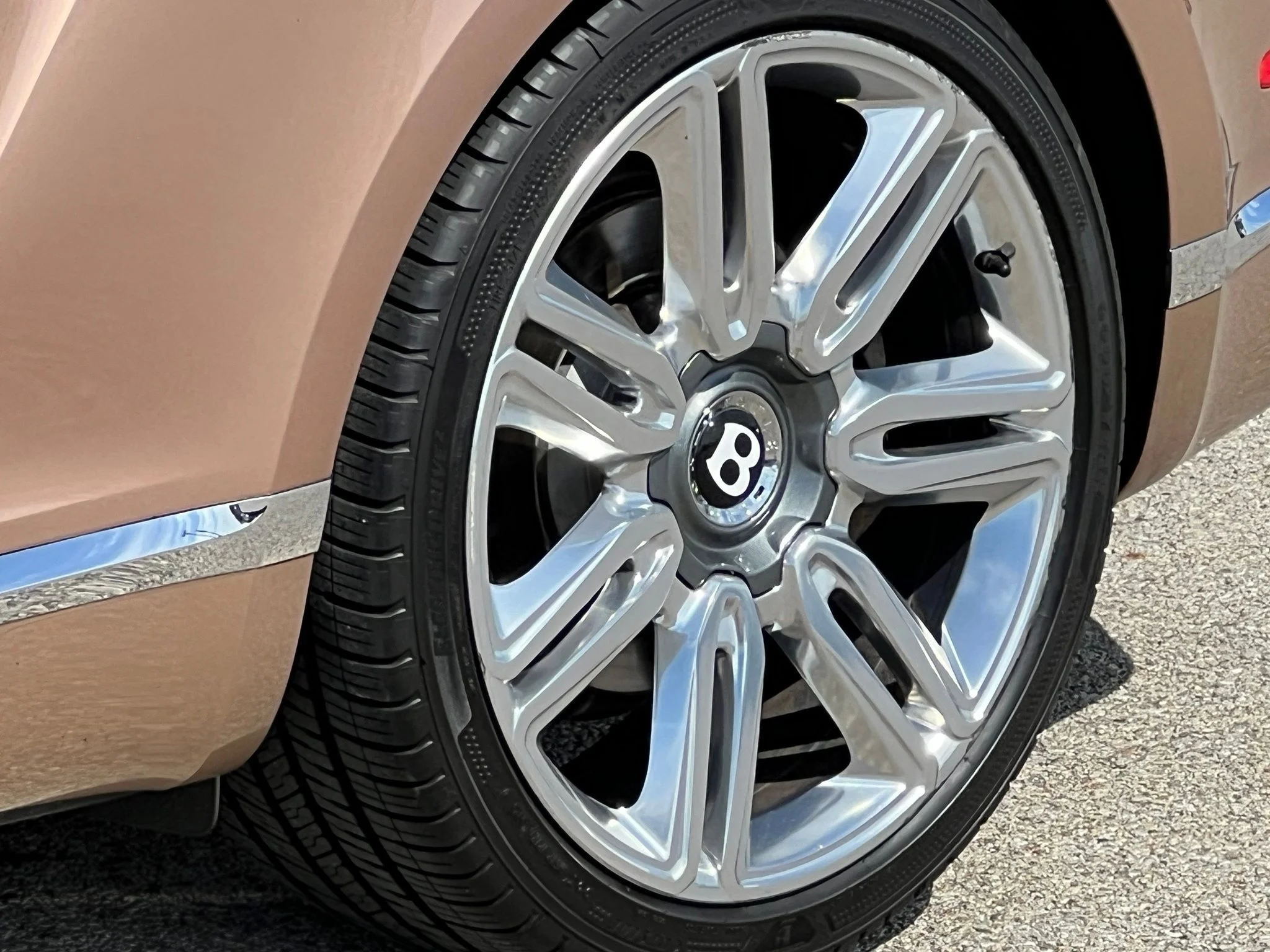 Used 2017 Gold Bentley W12 image 17