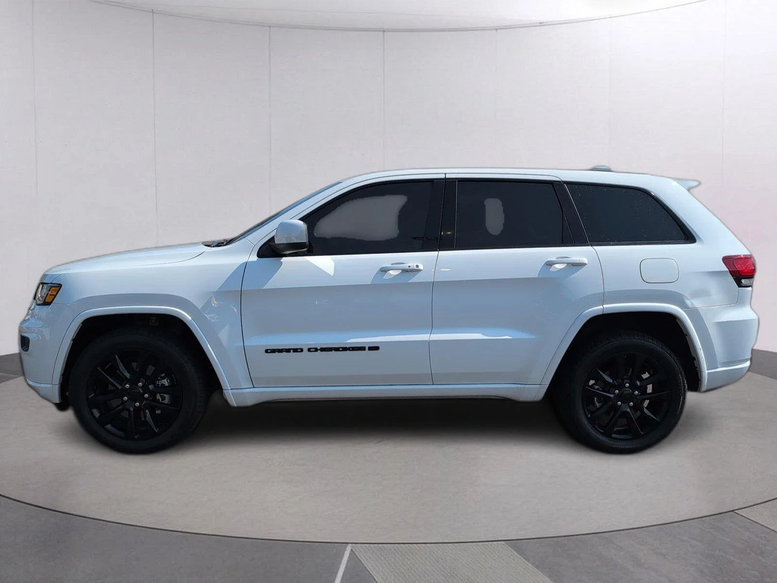 Used 2022 Bright White Clearcoat Jeep Laredo X image 2