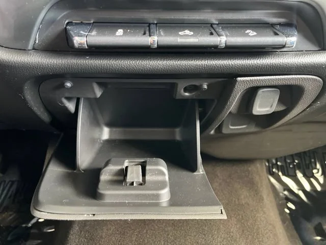Used 2018 Silver Ice Metallic Chevrolet LT image 29