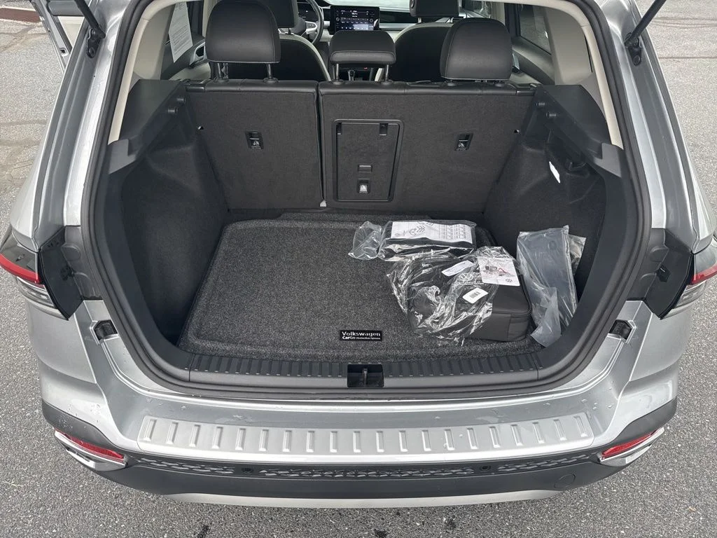 2025 Volkswagen Taos SE - Photo 40