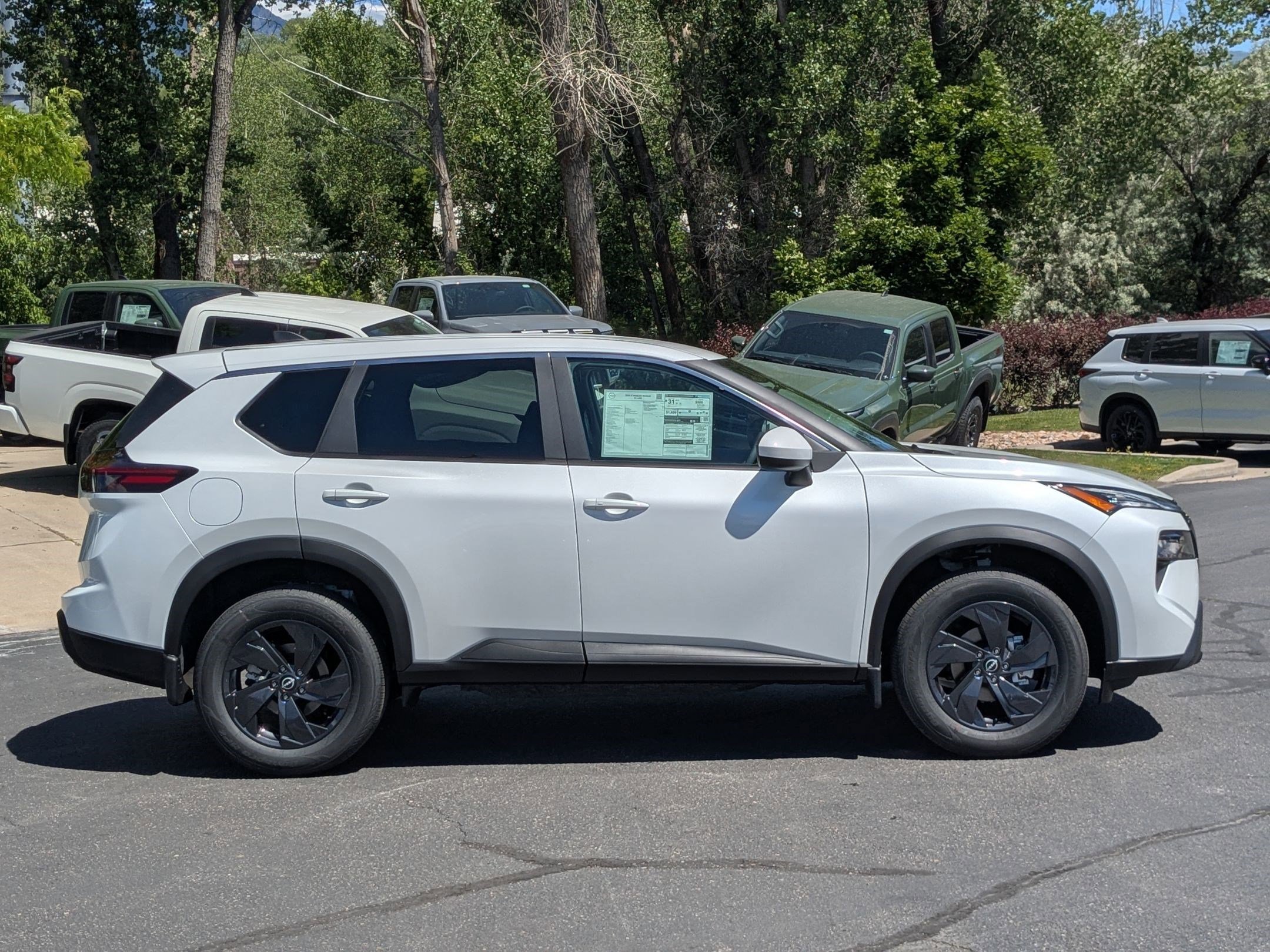 New 2026 Everest White Pearl Tricoat Nissan SV image 2