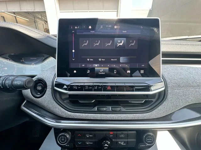 Used 2023 Gray Jeep Latitude Lux image 20