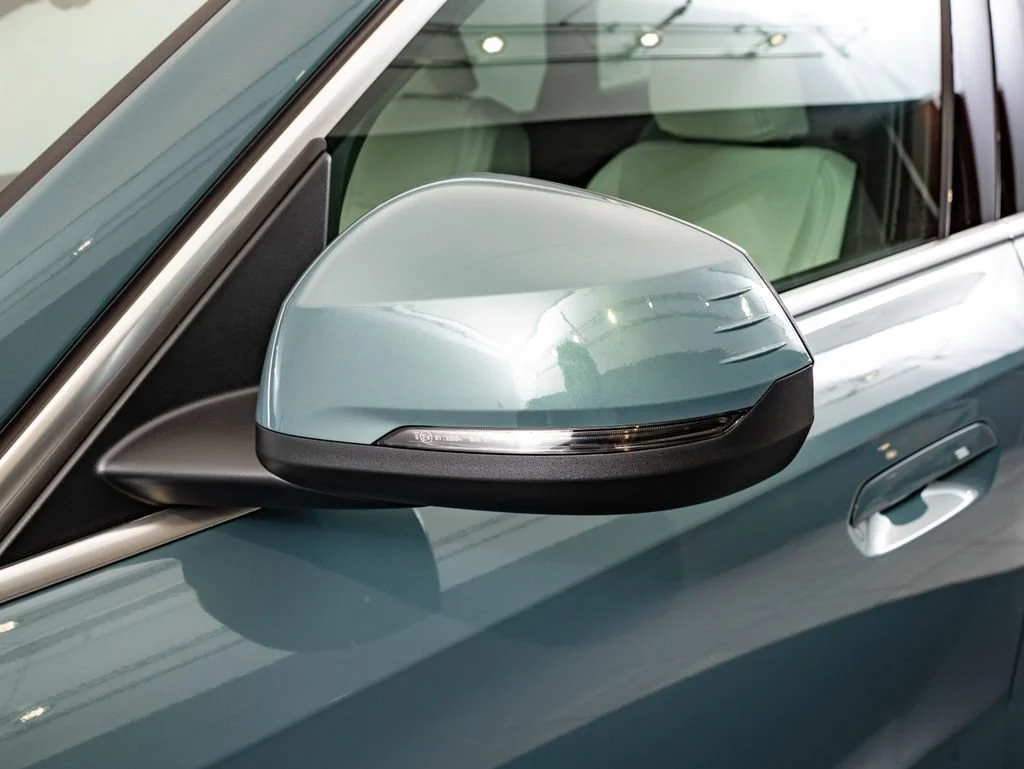 New 2026 Cape York Green Metallic BMW xDrive28i image 16