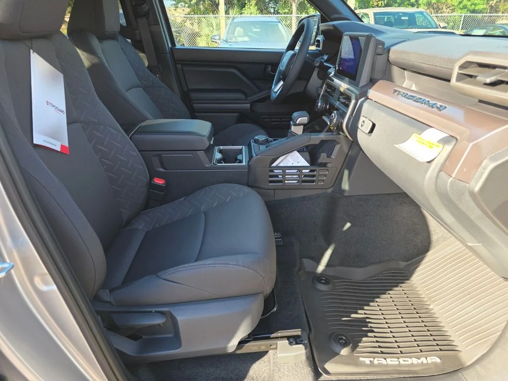 2026 Toyota Tacoma SR5 - Photo 14