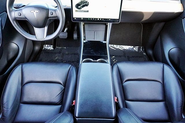 Used 2020  Tesla Long Range image 22