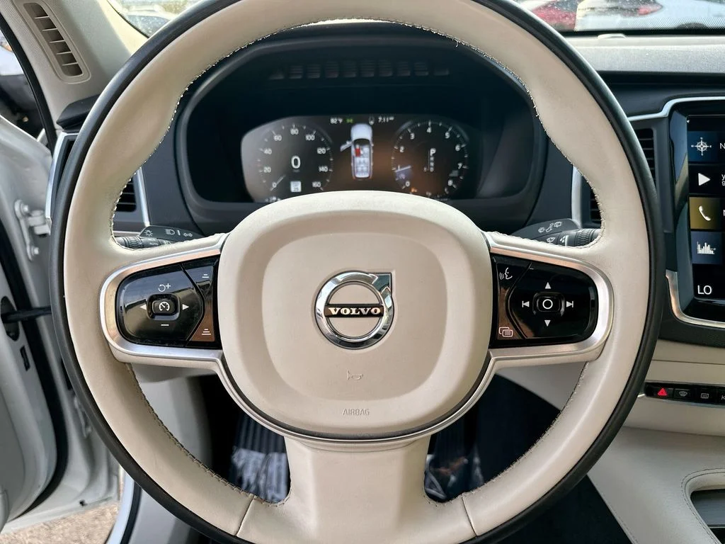 Used 2021 White Volvo T5 Momentum image 3