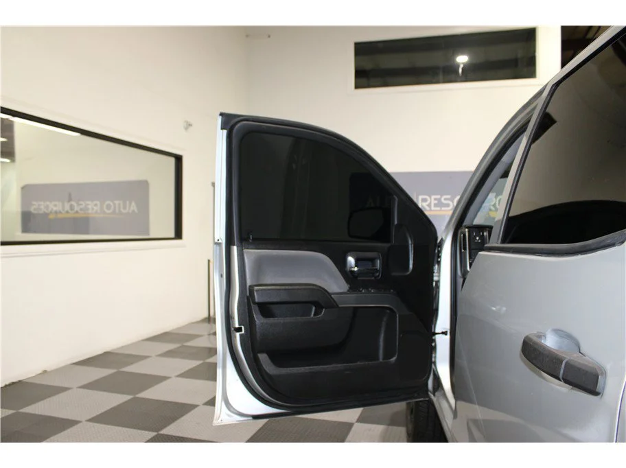 Used 2014 Silver Ice Metallic Chevrolet LT image 11