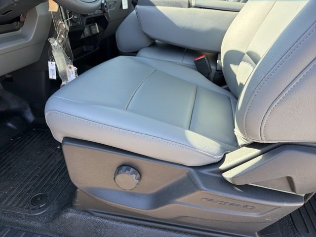 New 2026 Oxford White Ford F-350® XL image 15