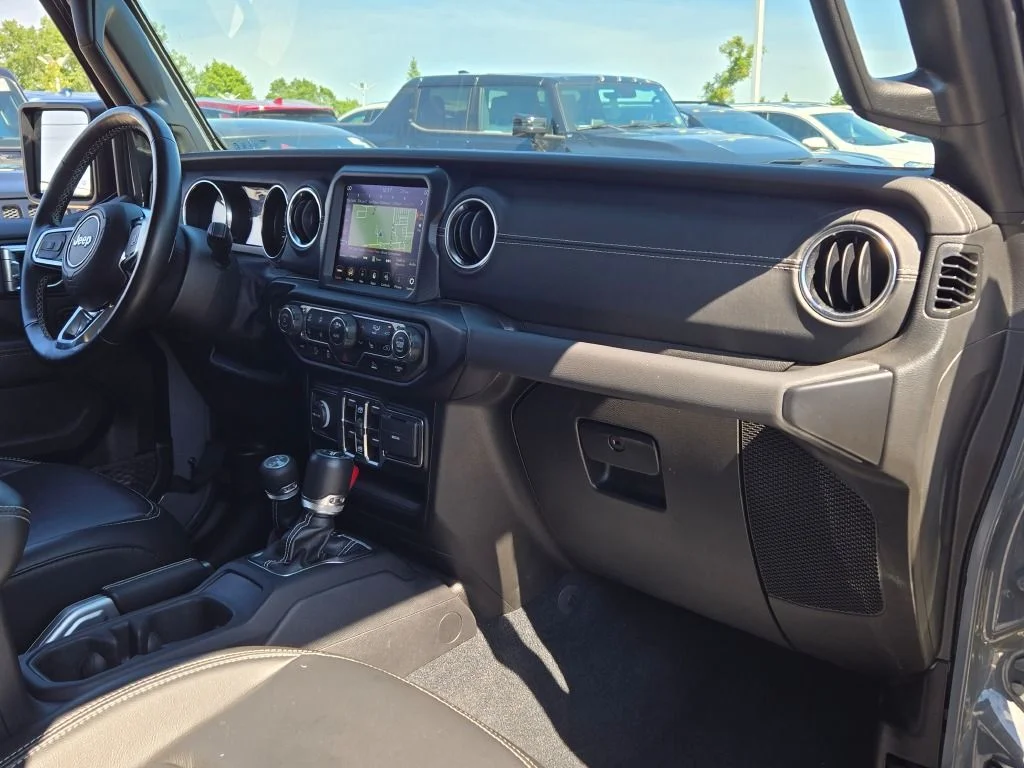 Used 2022 Gray Jeep Overland image 8