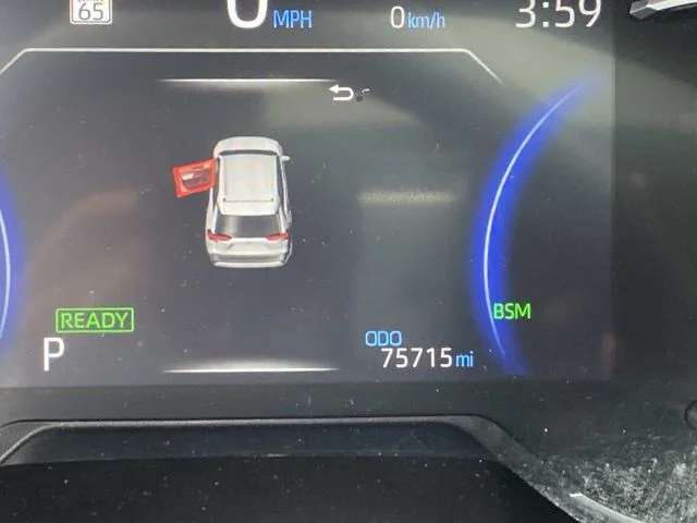 Used 2024  Toyota XLE Premium image 35